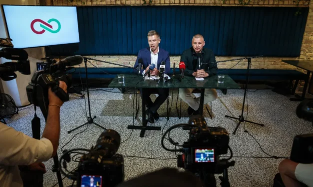 Színház az egész világ?