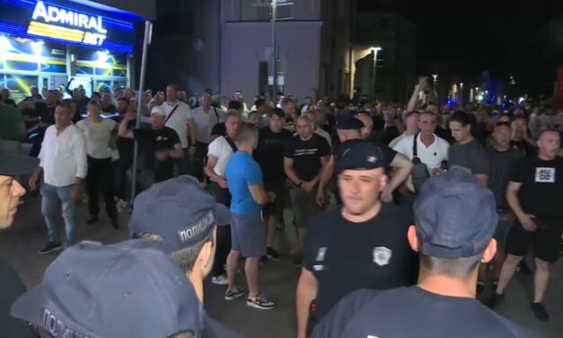 Az ellenzék győzelmet hirdetett Kosjerićben és Zaječarban