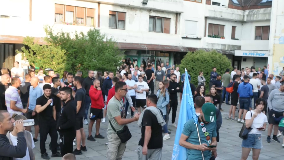Utcán a polgárok, mert biztosak benne, hogy a választásokon legyőzték a haladókat