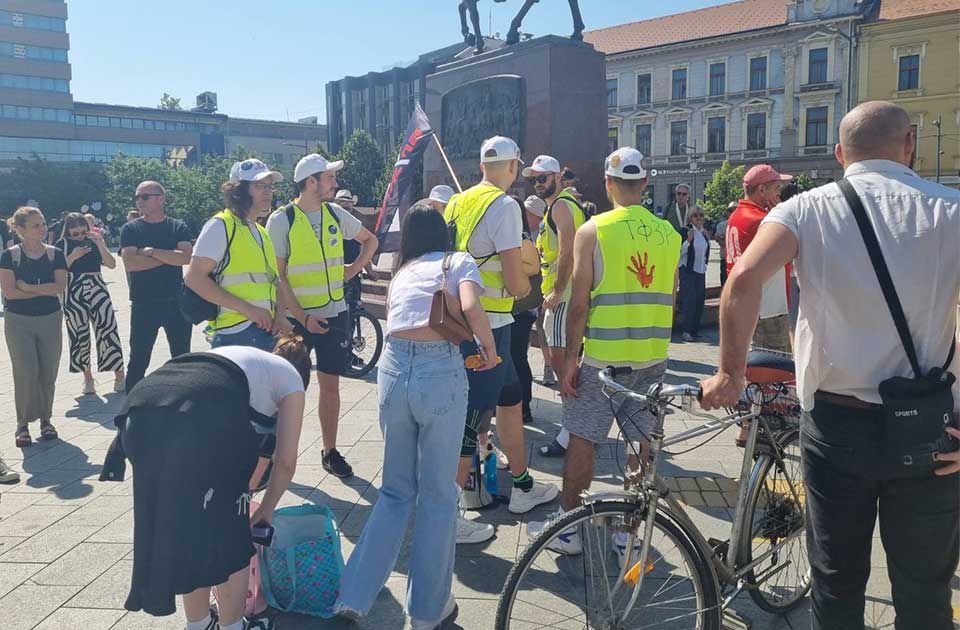 <span class="entry-title-primary">Bánát ébredése: Nagy egyetemista tüntetés szombaton Törökbecsén</span> <span class="entry-subtitle">Gyalog indultak útnak a nagybecskerekiek</span>