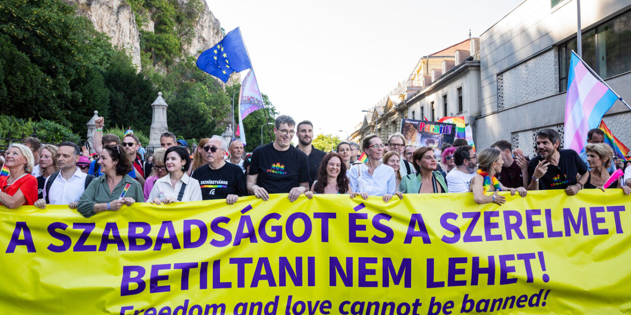 <span class="entry-title-primary">Minden idők legnagyobb Pride-ja zajlott Budapesten</span> <span class="entry-subtitle">Minden ellehetetlenítő próbálkozás ellenére hatalmas sikernek örvendett az LMBTQ felvonulás</span>