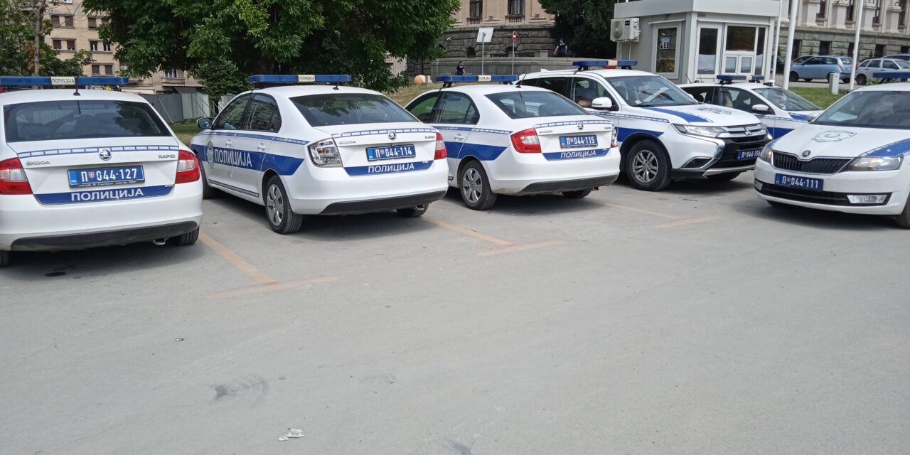 SRCE: Közpénzen, más városokból importálják a Ćacilendre vigyázó rendőröket