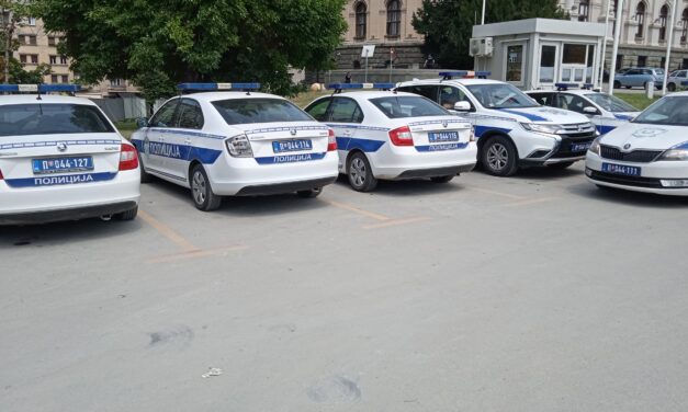 SRCE: Közpénzen, más városokból importálják a Ćacilendre vigyázó rendőröket