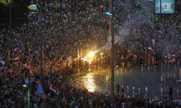 Vádat emeltek kilenc diák ellen, az ügyészség szerint az alkotmányos rend erőszakos megdöntését készítették elő