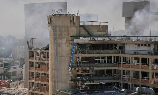 Kórház elleni támadással súlyosbodik a Izrael és Irán közti háború