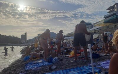 A tűt nem lehet leejteni az egyik legkedveltebb strandon