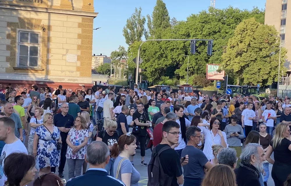 „Ha az állam nem akarja meghallani a fiatalokat az egyetemeken, akkor az utcán fogja hallgatni őket”
