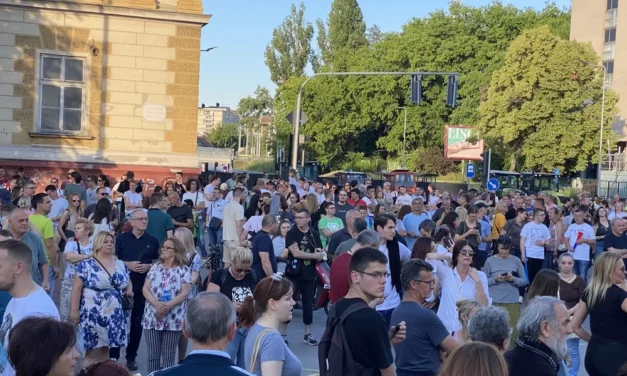 „Ha az állam nem akarja meghallani a fiatalokat az egyetemeken, akkor az utcán fogja hallgatni őket”