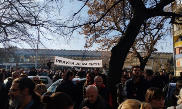 EP képviselő: Vučić rezsimje professzorokat tartóztat le, miközben Vesić szabadlábon van