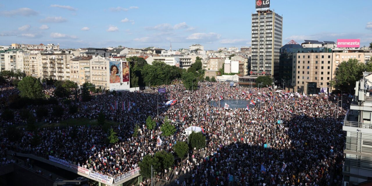 Mintegy 150 nemzetközi tudós biztosította támogatásáról az egyetemistákat