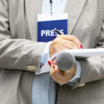 Amnesty International: Szerbiában a hatalom megfélemlíti az újságírókat és a tüntetőket