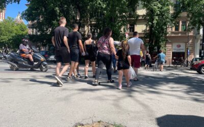 Mi az a diszpergált blokád és miért hatásosabb, mint a tömegtüntetés?