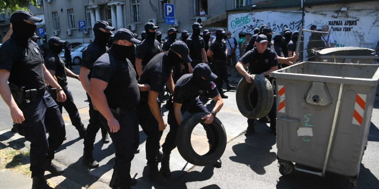 Tagadja a minisztérium, hogy a kórházi ágyhoz bilincselték volna az egyetemistát