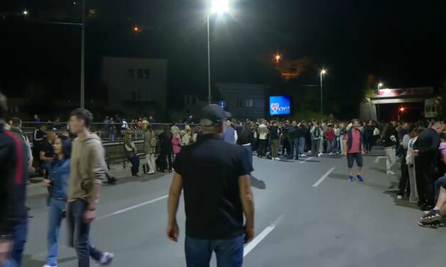 Főútvonalat zárnak le a tüntetők