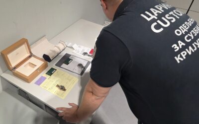 Több mint nyolcvanezer dollárt ér a három lefoglalt karóra (Fotók)