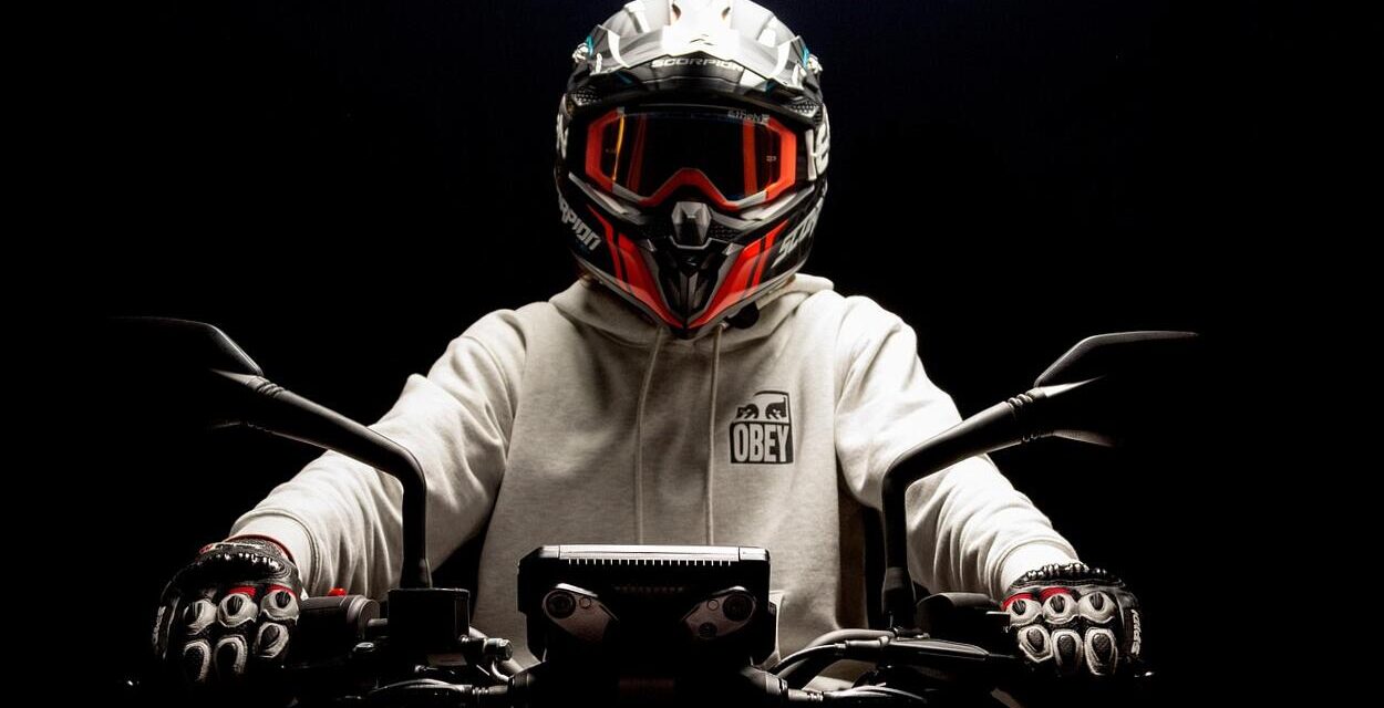 Hogyan védheted hallásod motorozás közben?