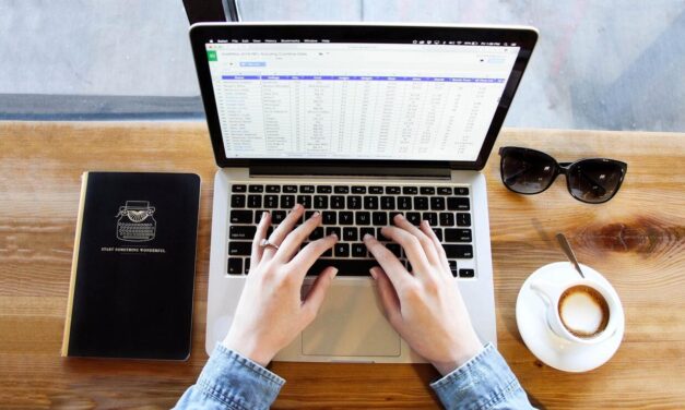 Online tanfolyamok: milyen lehetőségeket kínálnak?