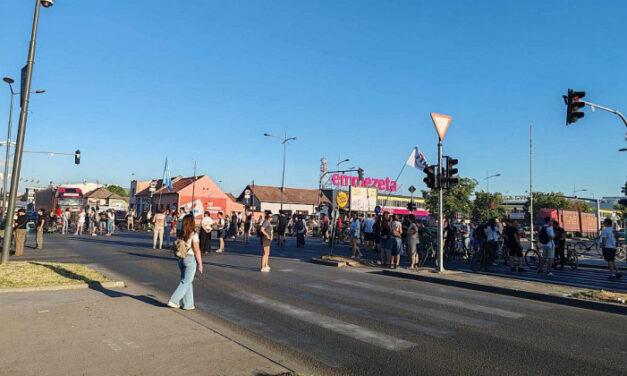 Lezárták Belgrád és Újvidék több kereszteződését