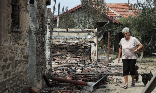 Hetvenöt lakóépület semmisült meg és 1200 hektárnyi terület égett le