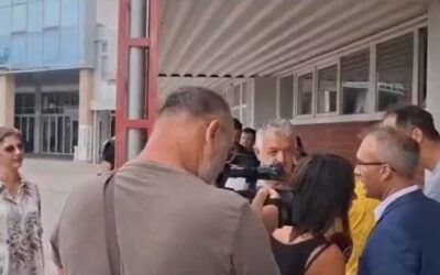 Kifütyülték a tüntető joghallgatók Dudás Attila professzort is Dudás: Egy hallgatónak nem nevezhető férfi megpróbált felbuktatni, erre pedig semmilyen okot nem adtam