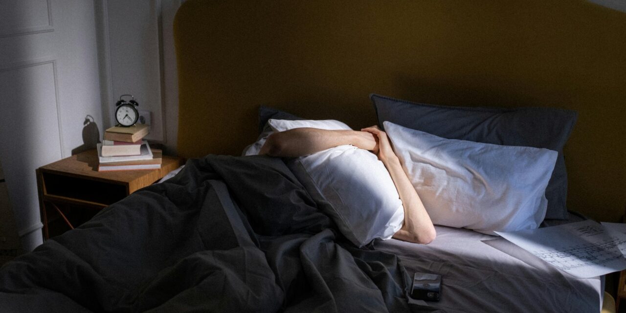 Rájöttek a tudósok, hogy mi áll a nehéz, kómás ébredés hátterében