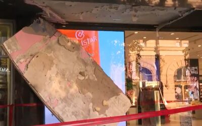 Leszakadt egy előtető mennyezete a sétálóutcán