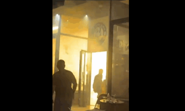 Őrizetbe vették a belgrádi fáklyás támadók egyikét