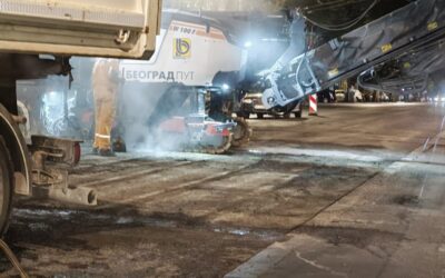 Megszüntették a gyalogátkelőt a Slavija téren, hogy ne sétálgathassanak a tüntetők