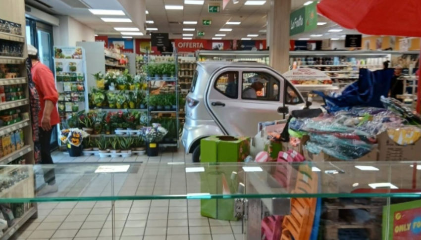 Kisautóval a szupermarketbe