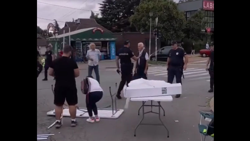 A főváros egyik legforgalmasabb útkereszteződését blokkolták a demonstrálók