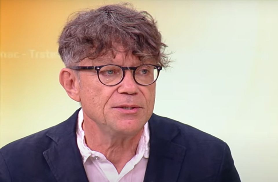 <span class="entry-title-primary">A genetikus visszaadja a kitüntetést Vučićnak</span> <span class="entry-subtitle">A rezsim, amely saját értelmiségét veri, maga alatt vágja a fát</span>