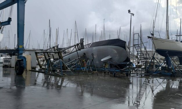 Káosz a horvát kikötőben, egy hajó elsüllyedt
