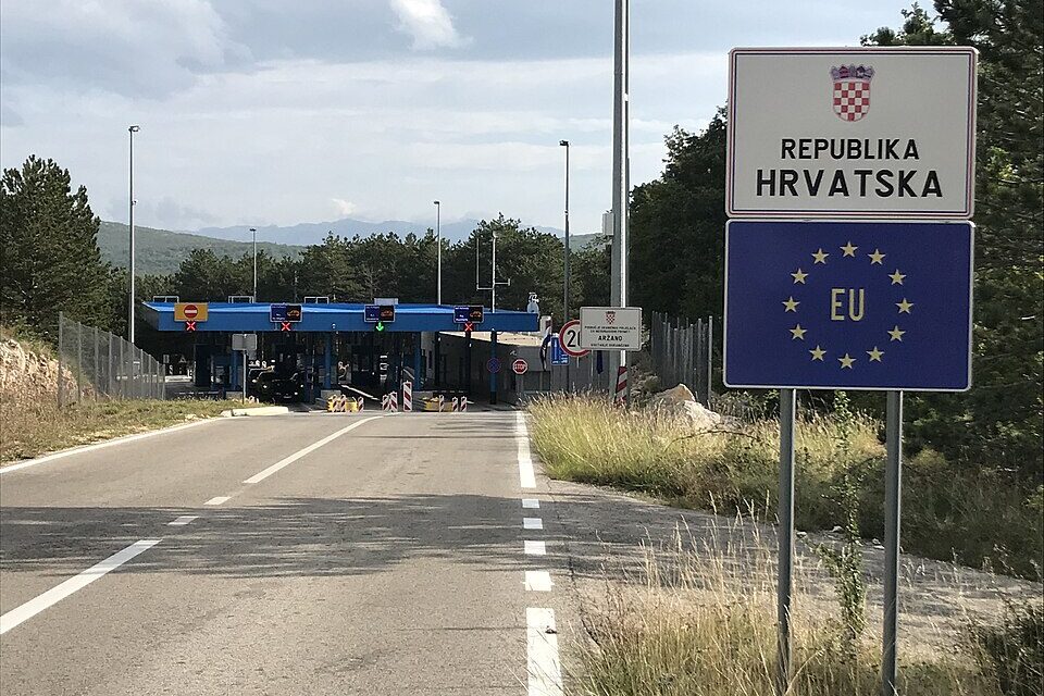 Külügyminisztérium: Ne utazzanak Horvátországba!