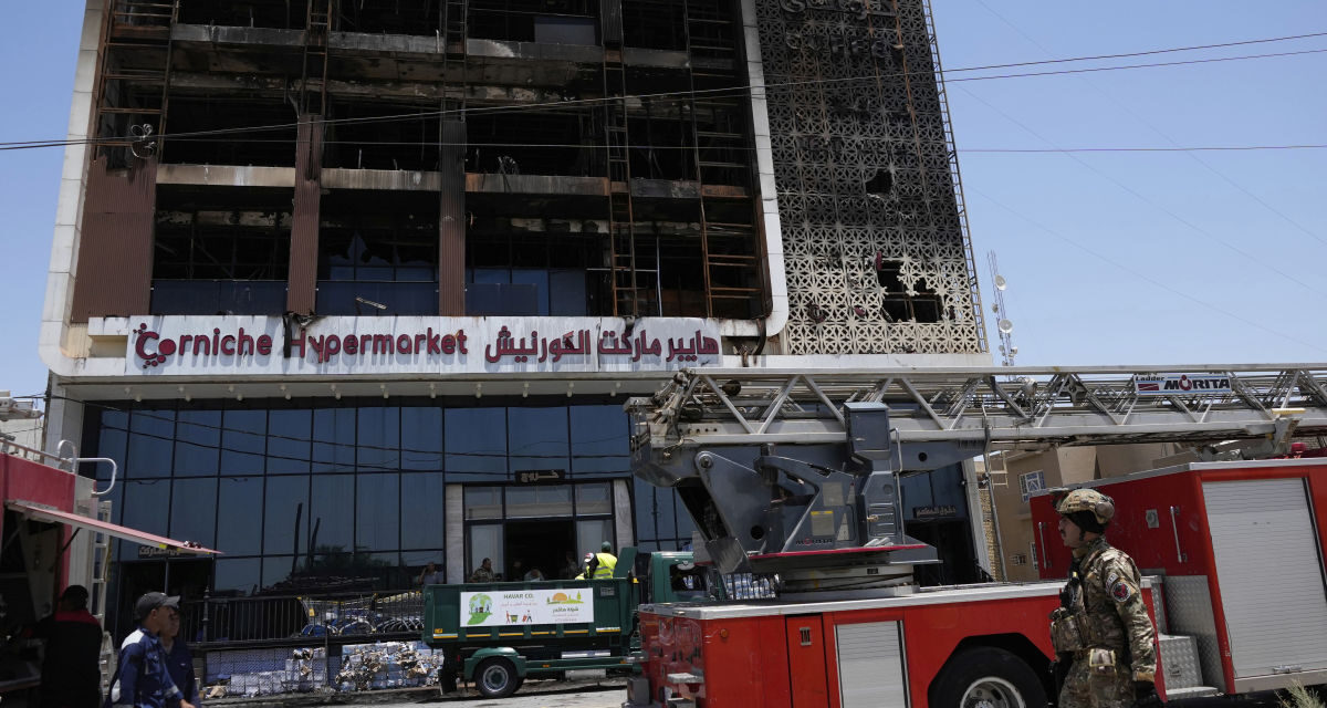 Legalább 60 ember vesztette életét egy tűzvészben egy bevásárlóközpontban