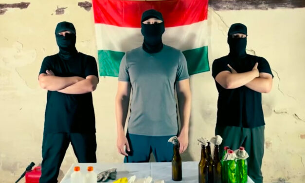 Kamumagyarok szólítják fel a toborzó irodák megtámadására a kárpátaljai magyarokat