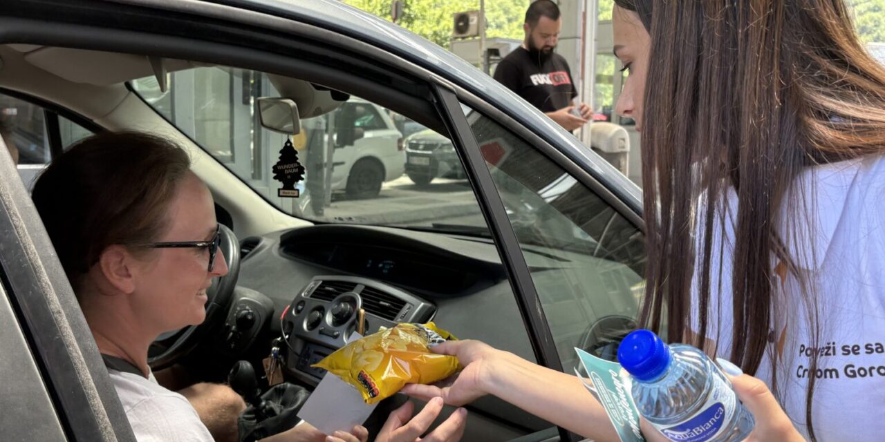 <span class="entry-title-primary">Már a határon ajándék várja, ha Montenegróban nyaral</span> <span class="entry-subtitle">Ropi, üdítő, ingyen internet</span>