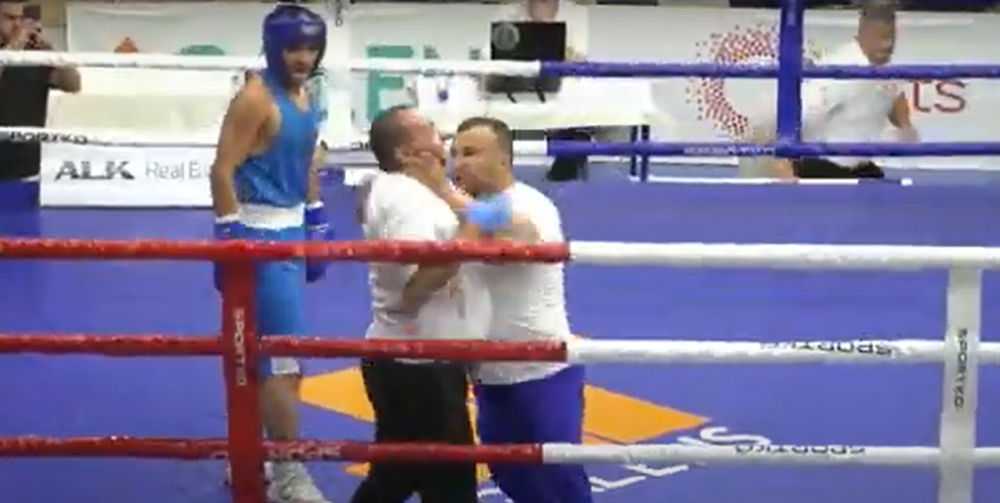 Fojtogatta és ütötte a játékvezetőt a gyerekek szeme láttára (videó)