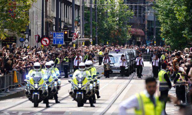 Tízezrek búcsúztatták Ozzy Osbourne-t (Fotó)