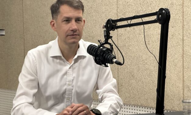 Szerbia Új Arca: Pásztor igazi lépése a polgárokkal való párbeszéd felé az lenne, ha visszavonulna a politikából