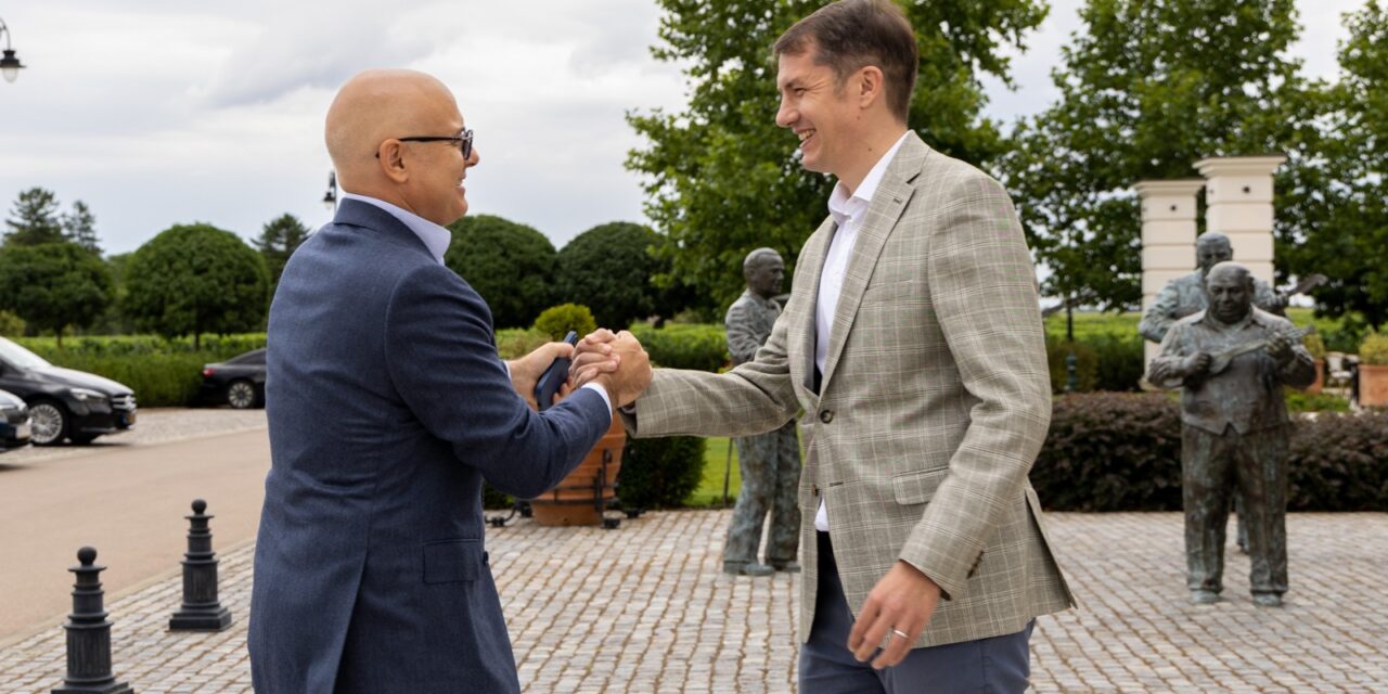 Fejlesztési tervekről és a további ütemezésről tárgyalt Pásztor és Vučević