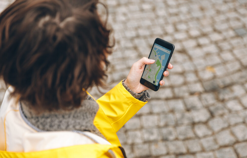 A roamingdíjak eltörlését kéri a nyugat-balkáni régióra a Fidesz-KDNP