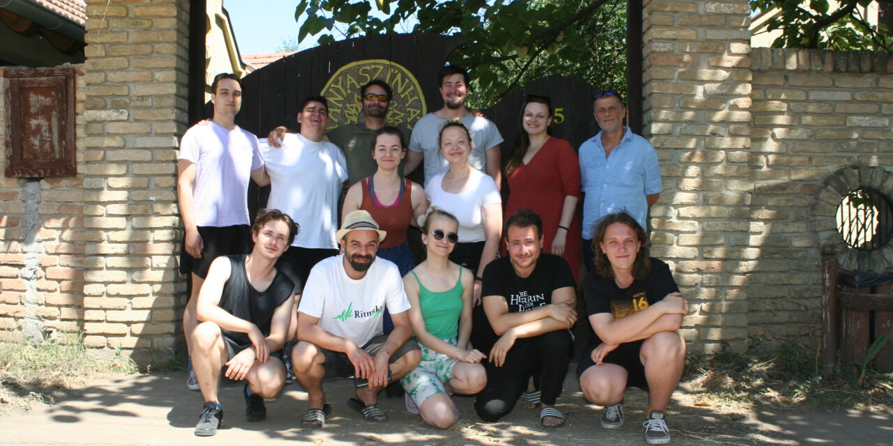 Paraszthamlet a Tanyaszínházban – Urbán András rendezésében