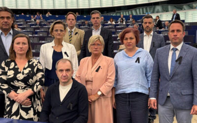 VMDK: „Koporsók, börtönök és szendvicsek – erről se feledkezzen meg Vicsek Annamária!”