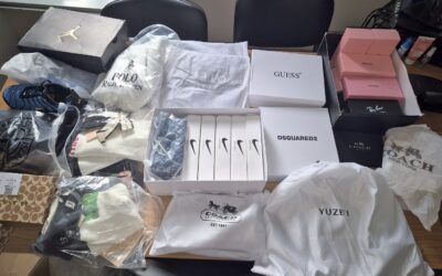 Az állítólag üres kamionról a határon kiderült, hogy egy kerekeken guruló butik