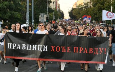 Helenáért, a Szerbiából kitoloncolt egyetemista lányért tüntettek Belgrádban