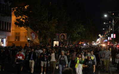 Békés tüntetésekre került sor pénteken országszerte