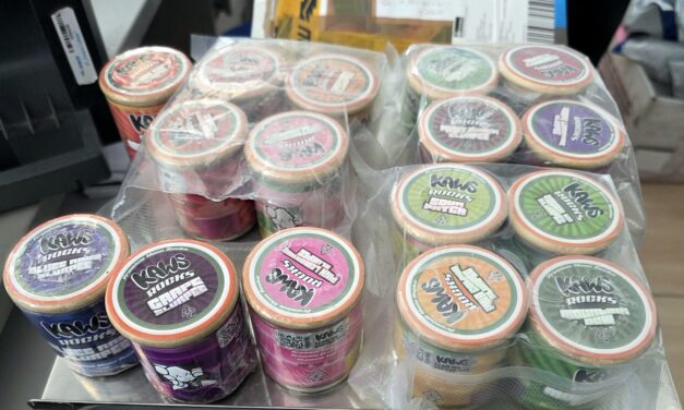 Befőttes üvegben postázták a drogot (Fotók)