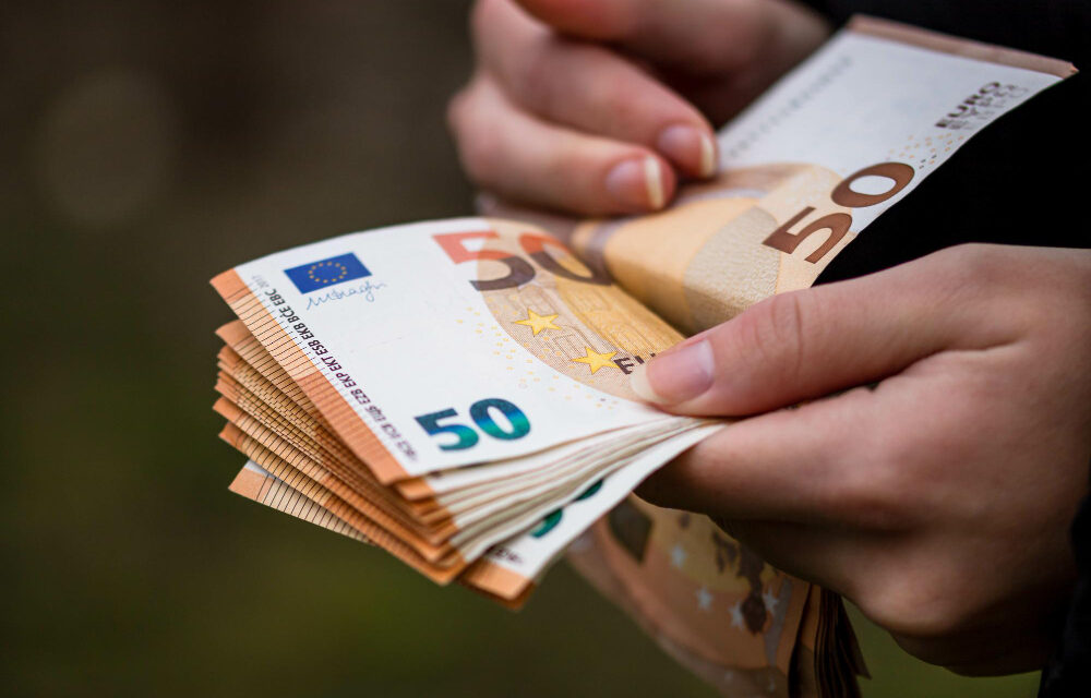 Minisztérium: A jövő évben a minimálbér 550 euró legyen