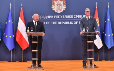 Egy újságírói kérdésre adott válaszával Vučić megdöbbentette az osztrák kancellárt