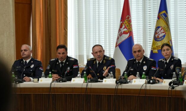 A rendőrigazgató nem kommentálta Vučić vádjait